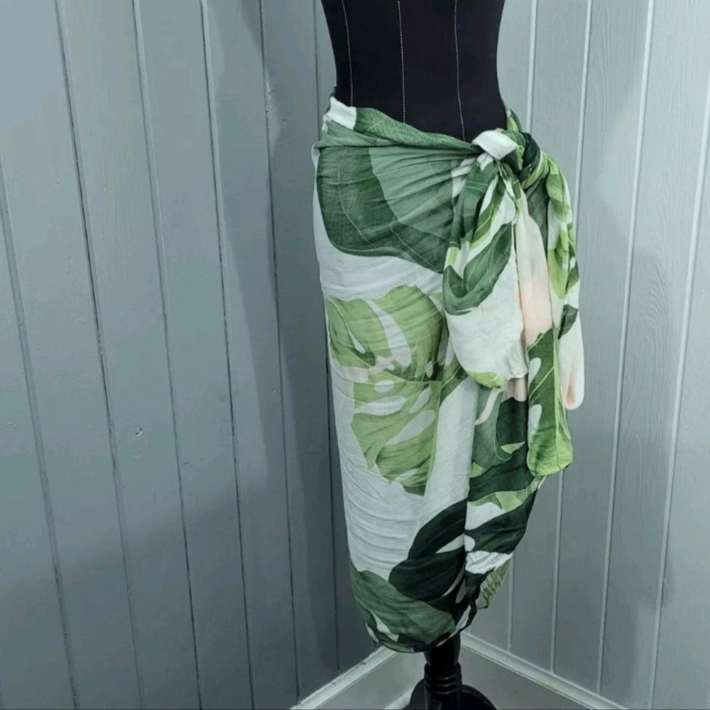 Virginia Wolf Womens Botanical Print Scarf Multi-Wear Wrap Swim Cover Viscose